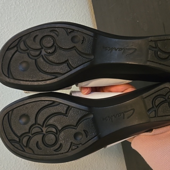 Clark's White Open Back Sandals Size 8 - Picture 6 of 8